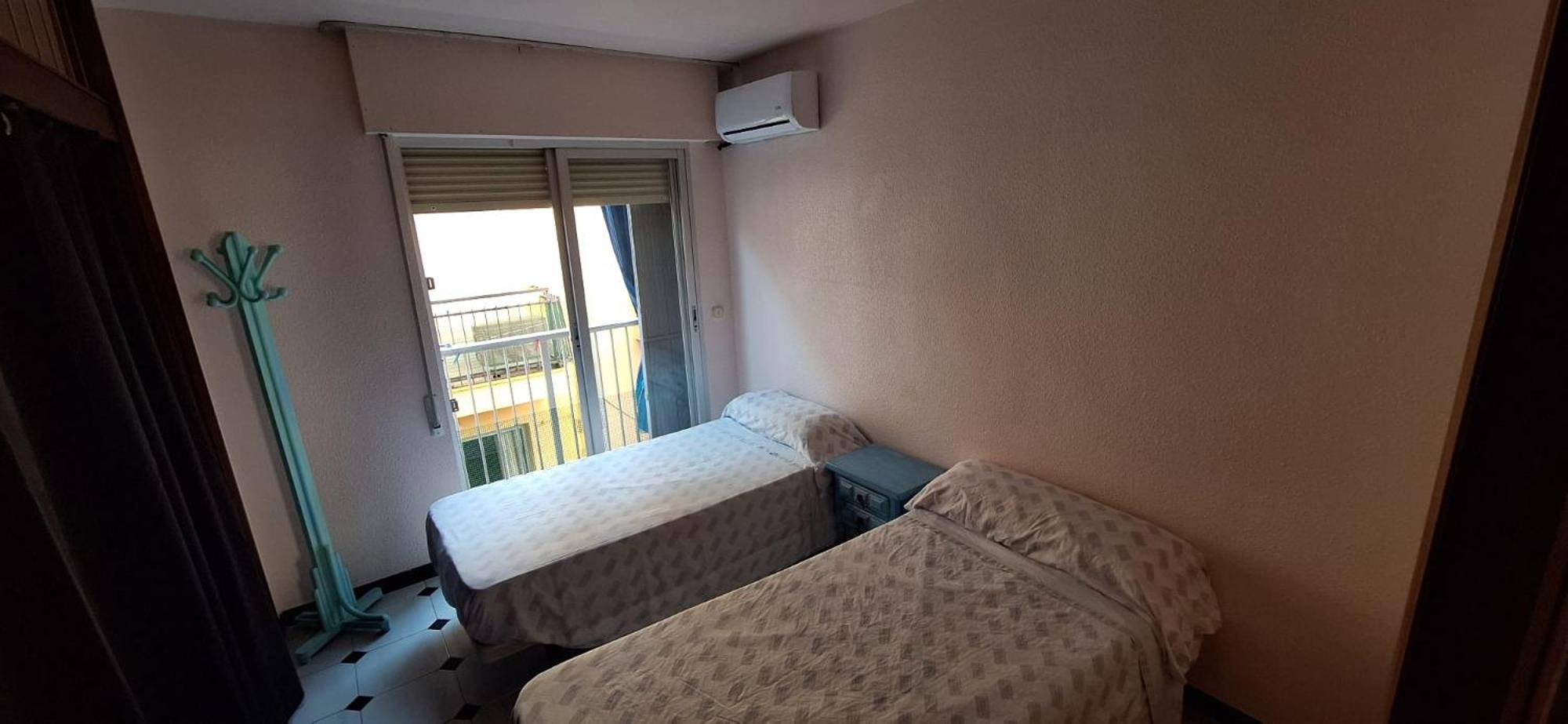 Apartamentos Casa May 1- Centro Benidorm-Solo Mayores De 30 Anos Y Familias Zewnętrze zdjęcie